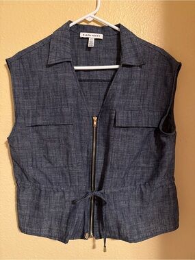 Ellen Tracy Sleeveless Chambray Zip-Front Vest in Denim Blue